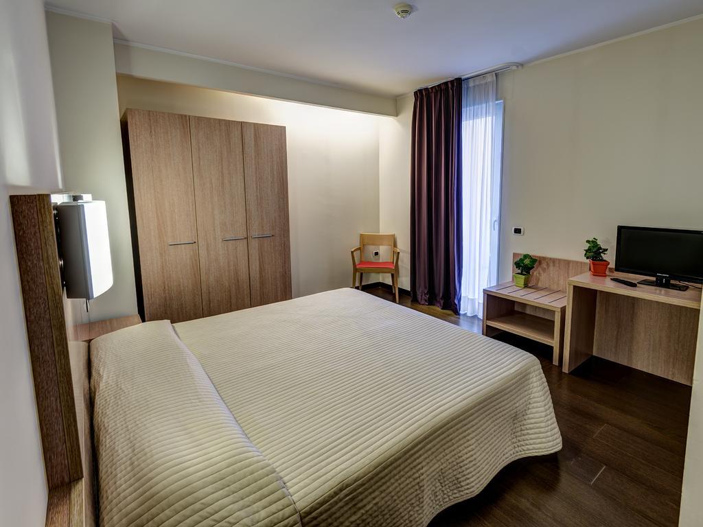 Hotel Capital Rovigo Exterior photo
