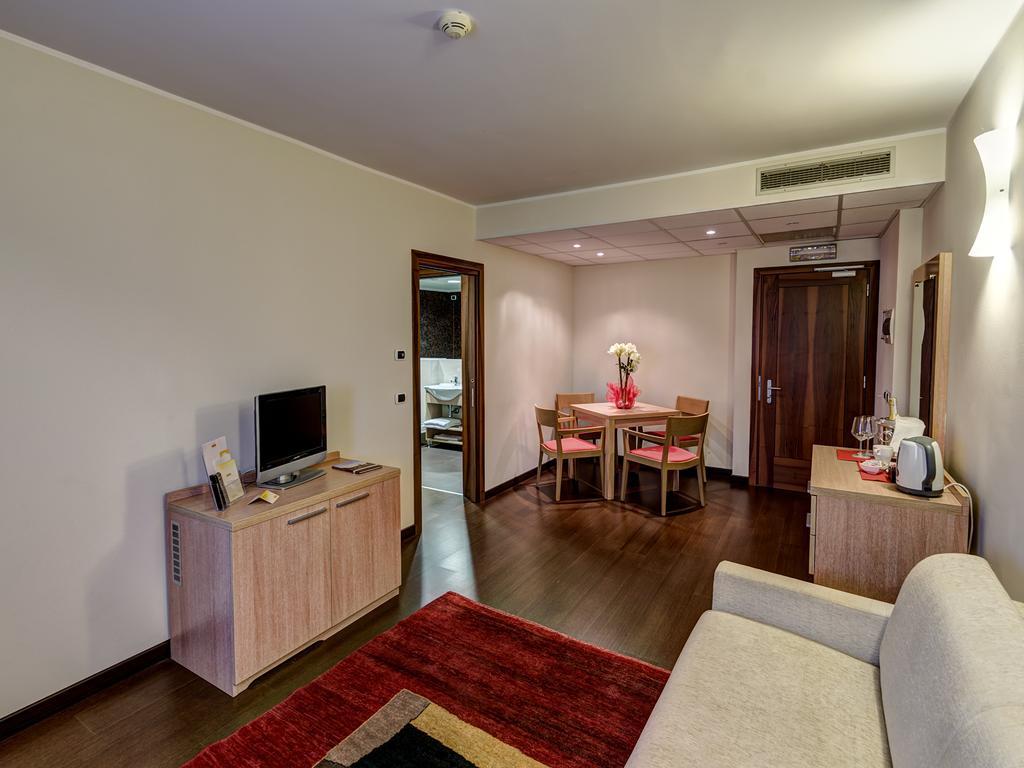 Hotel Capital Rovigo Exterior photo