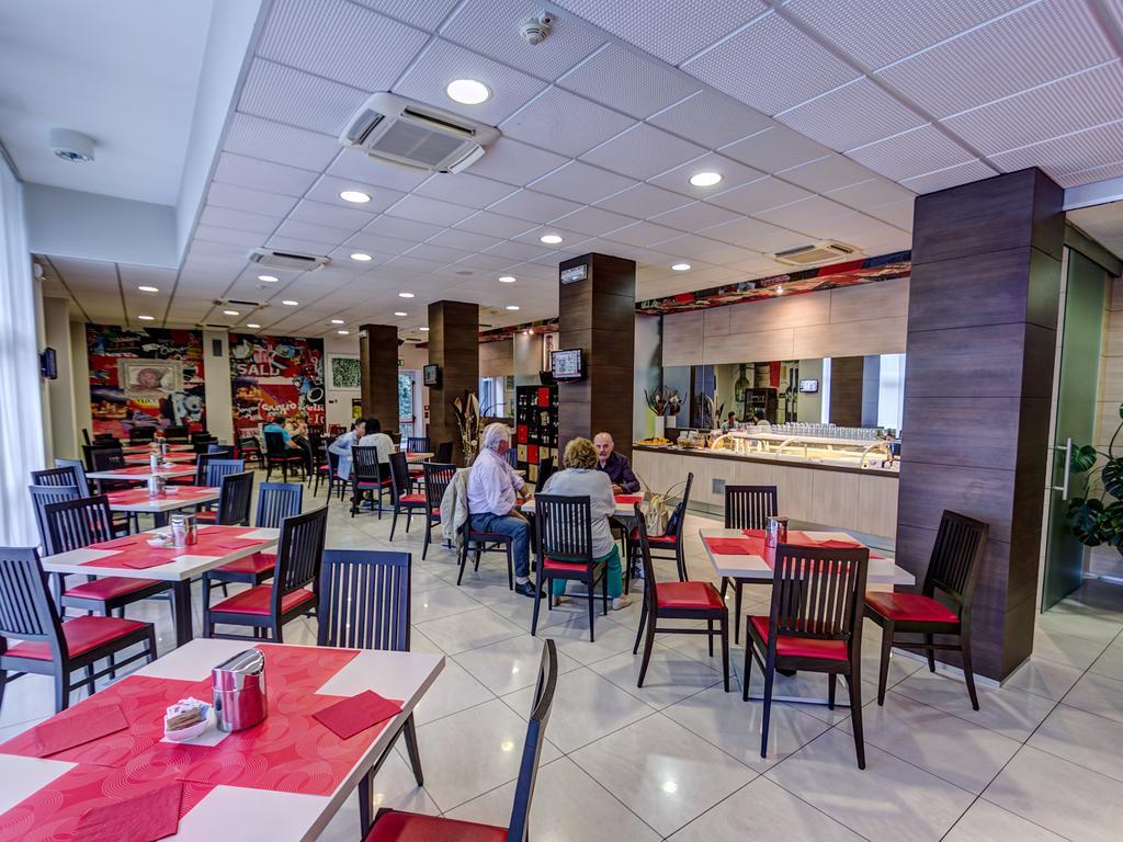 Hotel Capital Rovigo Exterior photo