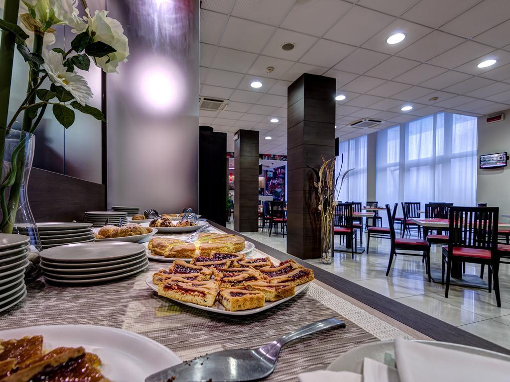 Hotel Capital Rovigo Exterior photo