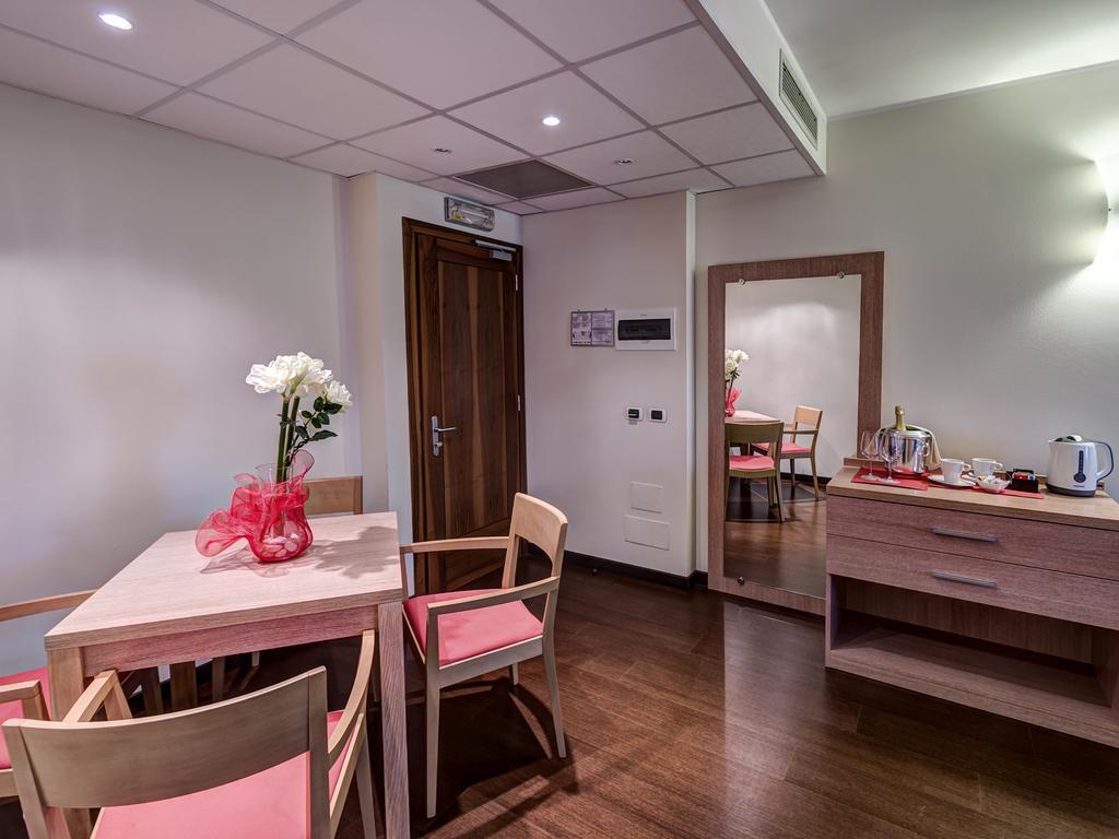Hotel Capital Rovigo Exterior photo