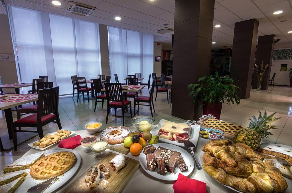 Hotel Capital Rovigo Exterior photo