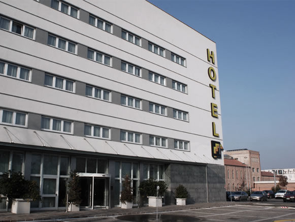Hotel Capital Rovigo Exterior photo